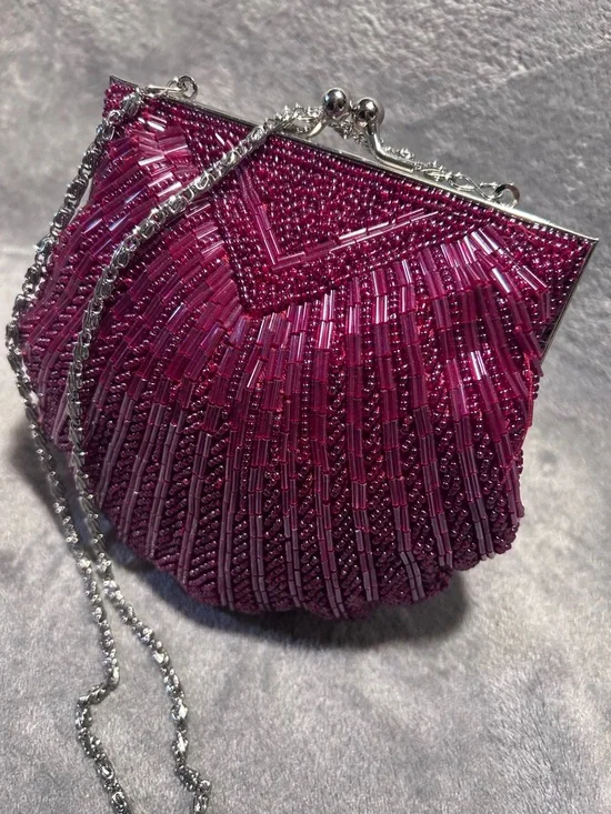 Retro Mini Purple Beaded Shell Bag on Silver Chain - Picture 4 of 13